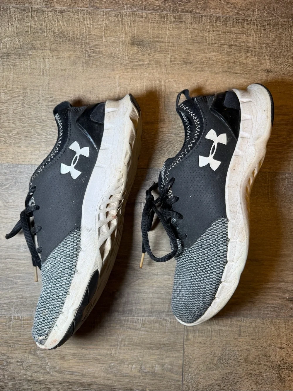 Under Armour Women’s Black and Gray Knit Lace-Up Sneakers - 8